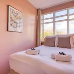 2-bedroom Air-conditioned In The Heart Of 17th
