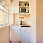 Apartmán 2-bedroom Air-conditioned In The Heart Of 17th *
