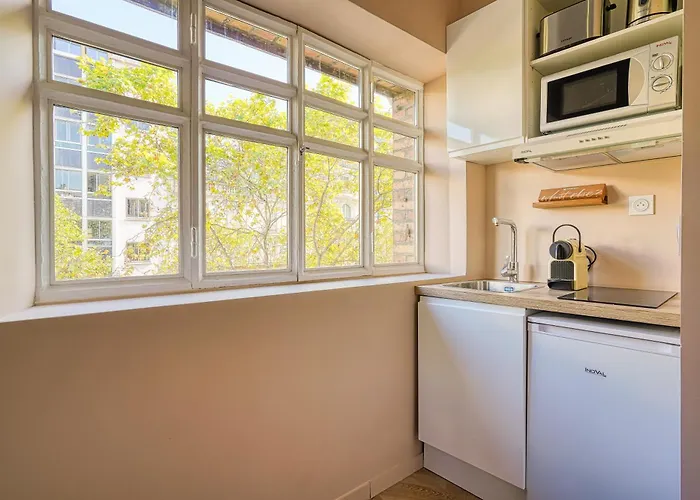 2-bedroom Air-conditioned In The Heart Of 17th